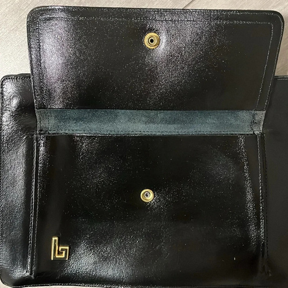 Vintage Shoulder Bag Gold Hardware - Picture 11 of 15